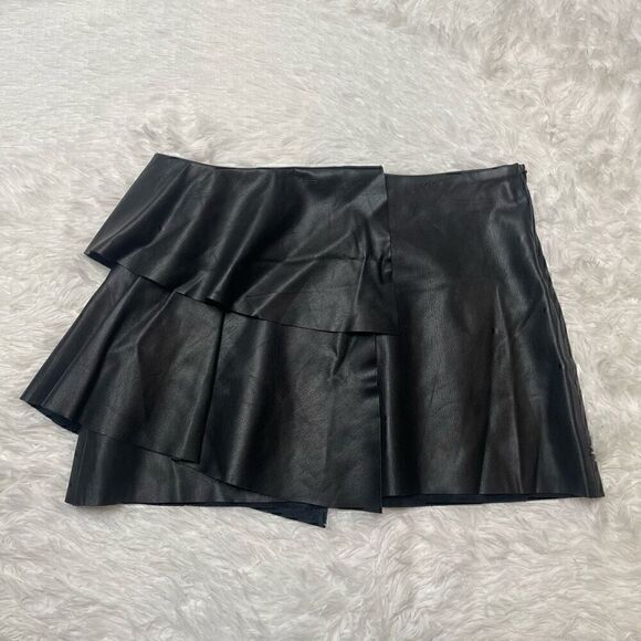 Zara Black Faux Leather A-Line Mini Skirt Ruffle Size Medium NEW with Tag - Picture 1 of 9